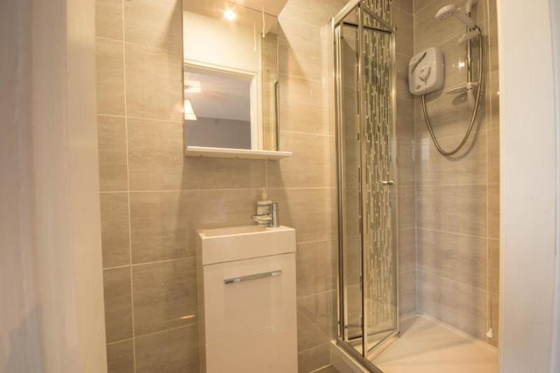 Haddon Cottage - Darwin Lake Holiday Village 매틀록 외부 사진
